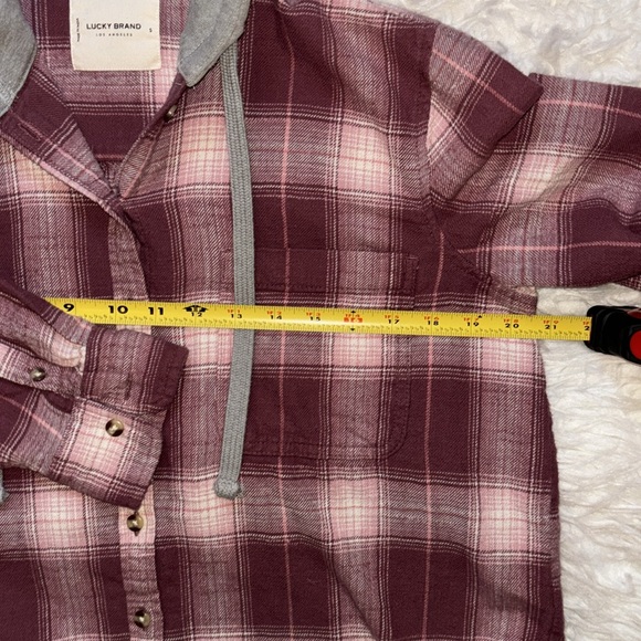 Lucky BrandšFlannel Plaid Button Front Pink Plaid Cropped Hoodie, Size Small - Picture 10 of 14